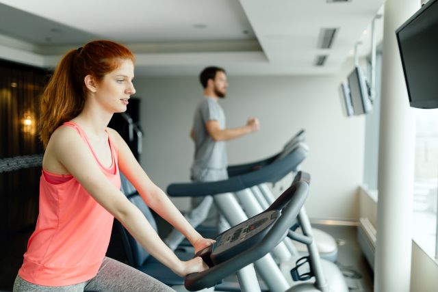 People training endurance and cardio in gym